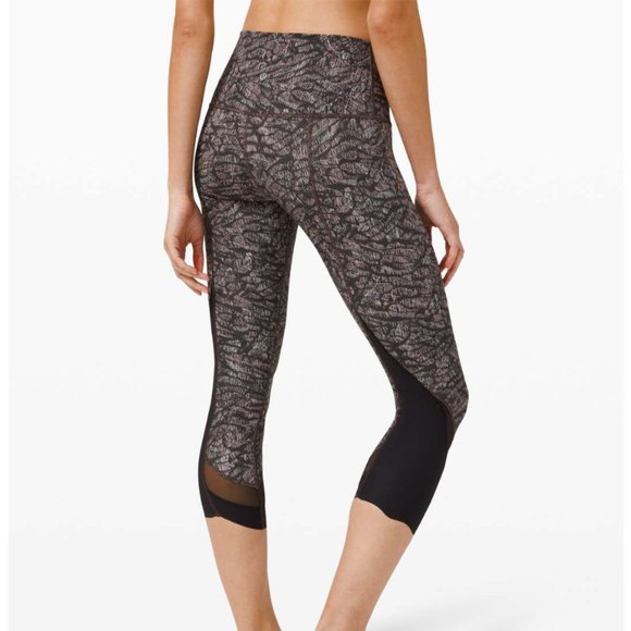 Lululemon Wunder Under Crop High Rise Scallop Full-On Luxtreme 23" Origami 8 - Picture 4 of 14